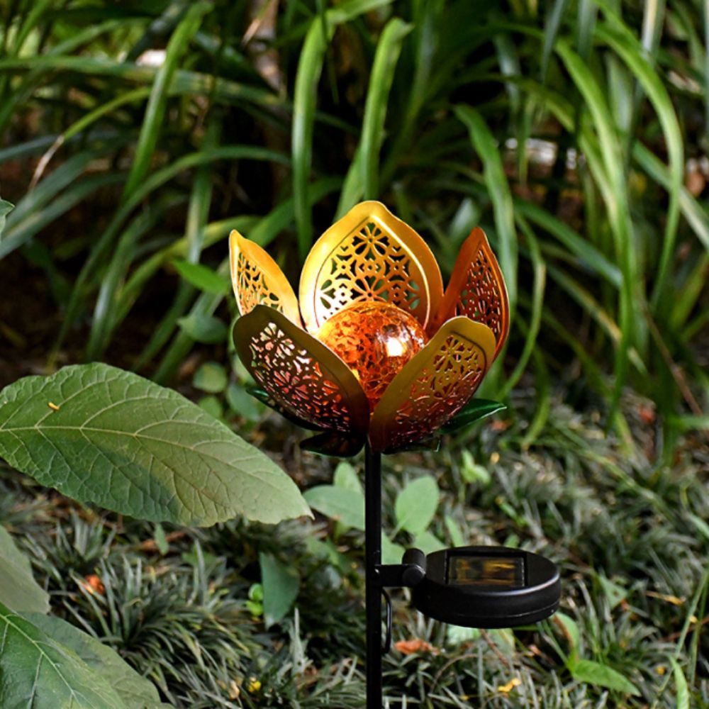 Lotus Shaped Solar Powered Lam - Outdoor Lighting Ground Fixtures avis et prix