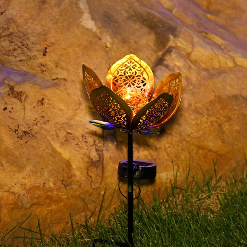 Lotus Shaped Solar Powered Lam - Outdoor Lighting Ground Fixtures avis et prix