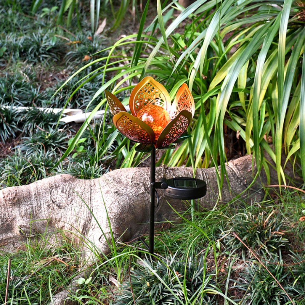 Lotus Shaped Solar Powered Lam - Outdoor Lighting Ground Fixtures avis et prix