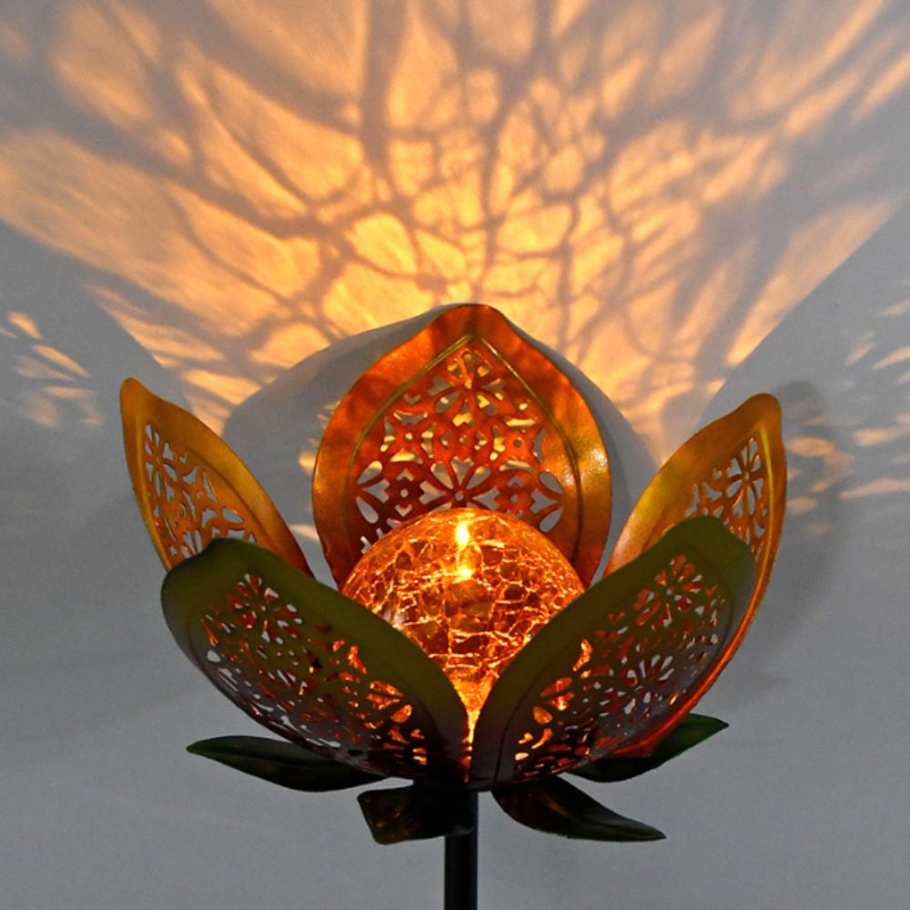Lotus Shaped Solar Powered Lam - Outdoor Lighting Ground Fixtures avis et prix